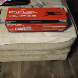Milwaukee M12 Multi Tool 