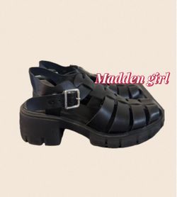 Madden girl platform sandals black 6.5