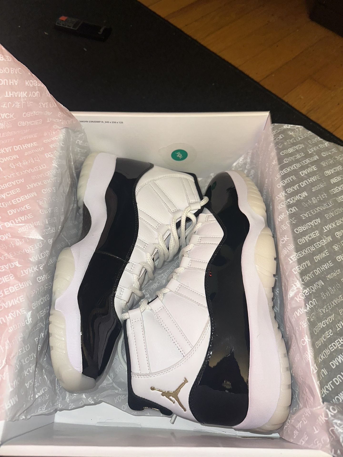 JORDAN 11s DMP GRATITUDE SIZE 10 DEADSTOCK