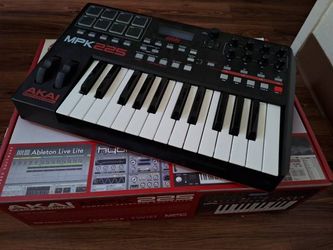 AKAI MPK 225 MIDI Keyboard