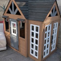 Kidkraft Atrium Outdoor Playhouse