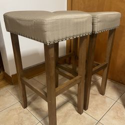 2 Stools