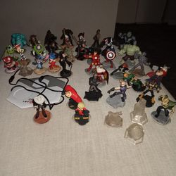BIG !!!DISNEY INFINITY COLLECTION!!! EVERY THING YOU SEE FOR ONLY $65.00 !!!
