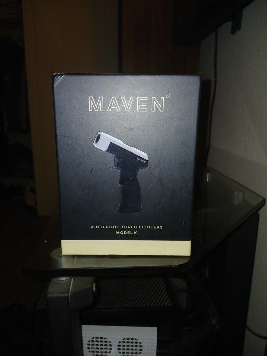 Maven Windproof Torch Lighter – Excellent Condition
