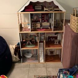Wooden Dollhouse