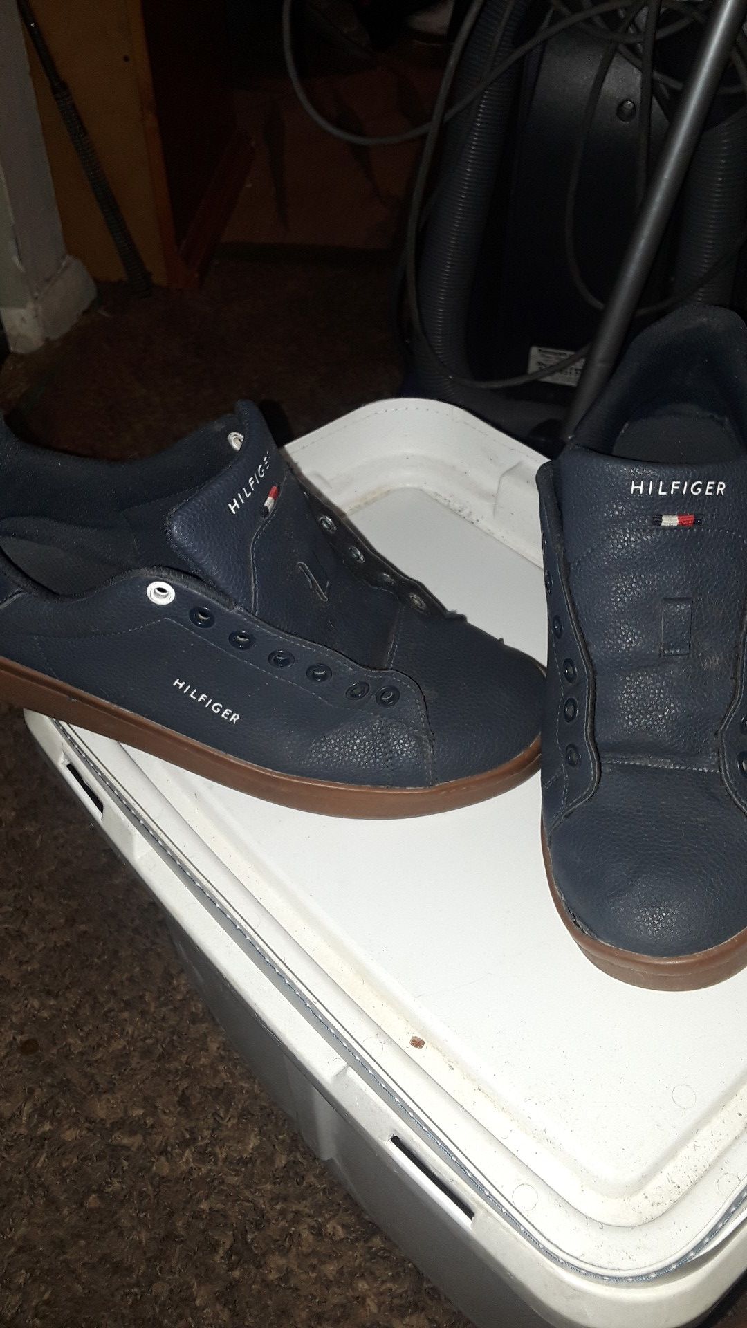 Tommy Hilfiger men's 8 and 1/2 shoes