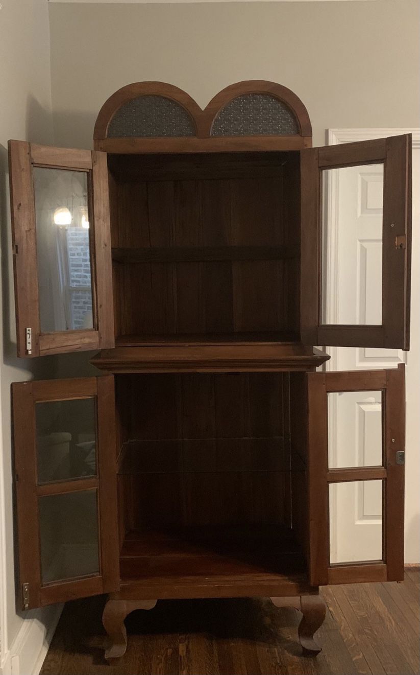 Antique Hutch/China Cabinet - Dealers Experts Welcomed 