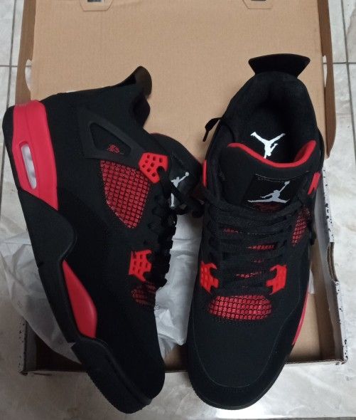 Thunder Jordan 4s