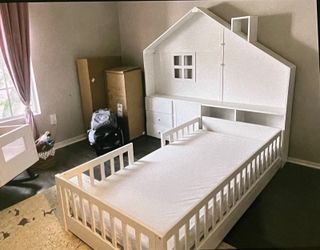 Bran new toddler bed with new mattress