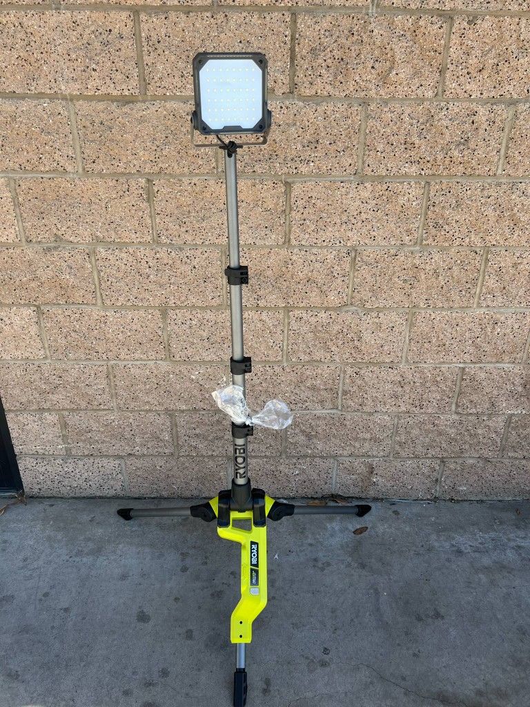 Ryobi ONE + 18V Cordless Hybrid LED Tripod Stand Light