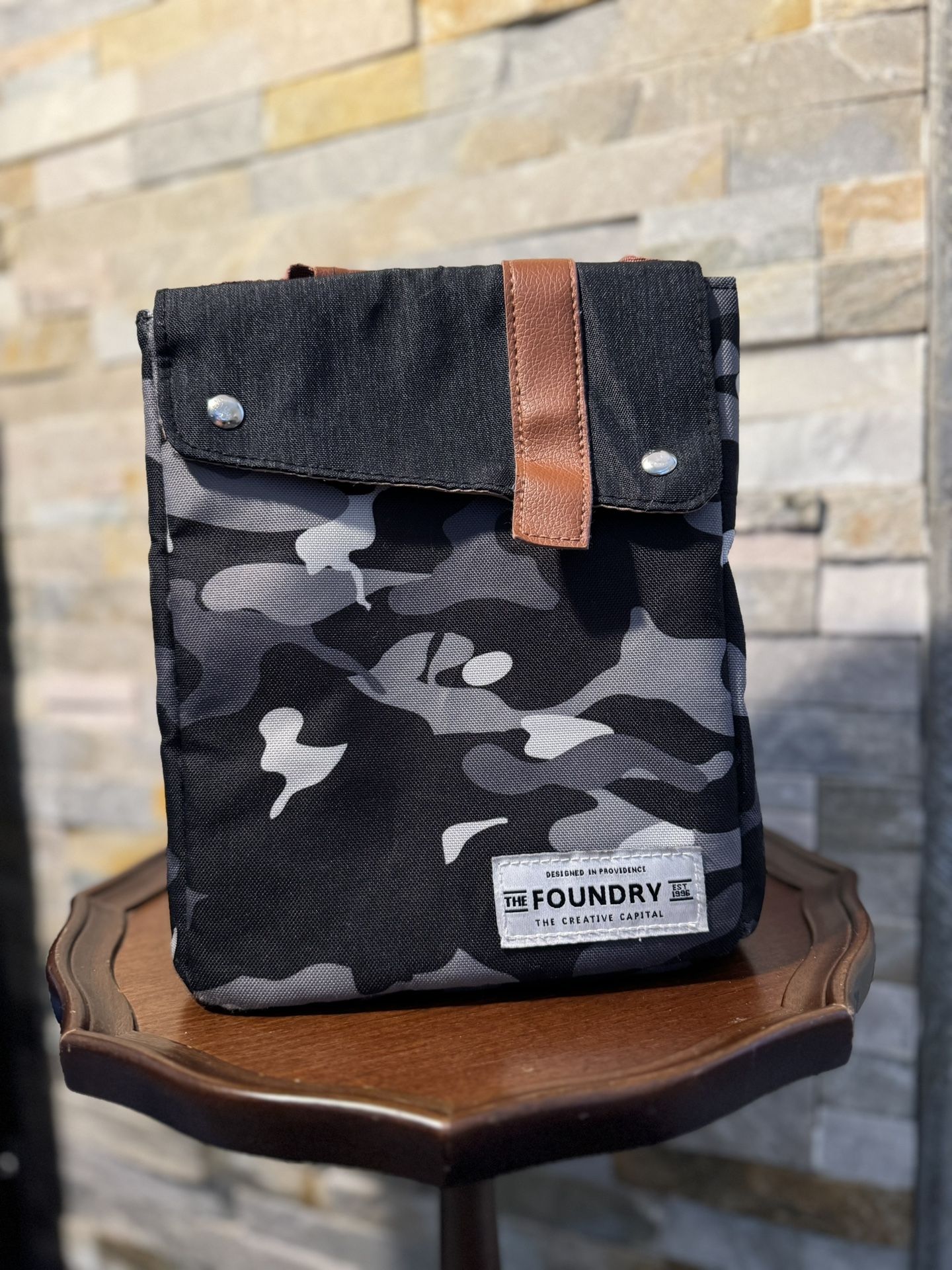 The Foundry Lunch Bag Insulated Black Grey Camo Snap Close Fit + Fresh Dyer Hip #lunchbag #lunchbox #camo #cooler #lunch #foundry