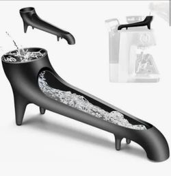 Water chute for coffee maker