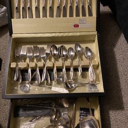 Rodger Brothers Silver Plate Silverware With Case