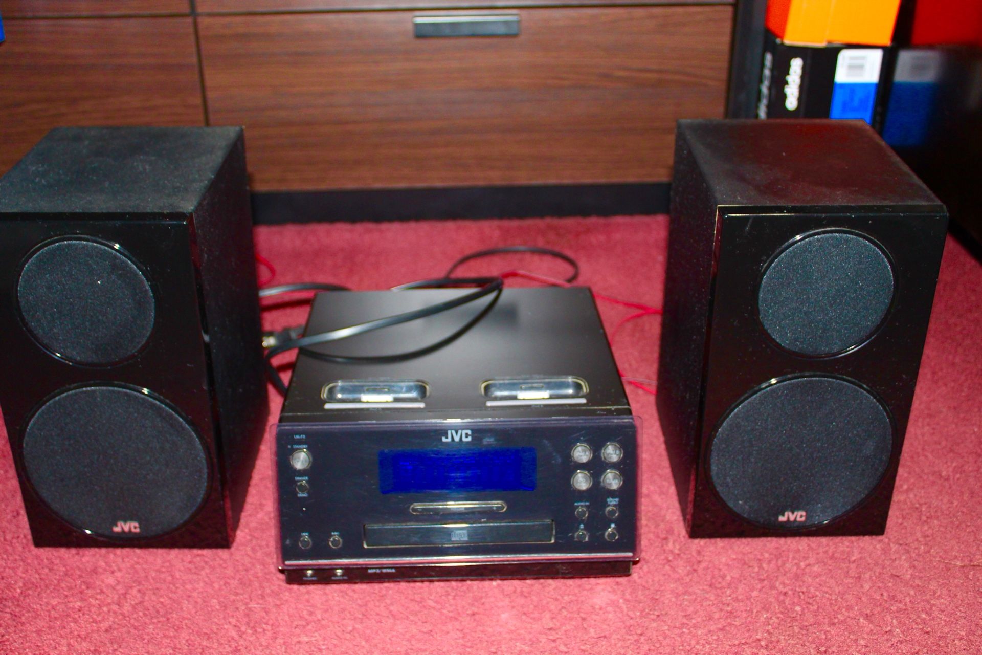 JVC Micro Hi-Fi Stereo System Dual iPod Dock AMFM CD - CA-UXF3B