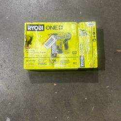 Ryobi ONE+ 18V 18-Gauge Cordless AirStrike Narrow Crown Stapler (Tool Only)
