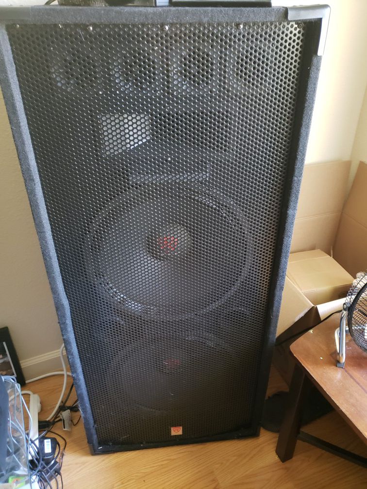 DJ AUDIO CLUB PARTY SPEAKERS NEW SET OF TWO