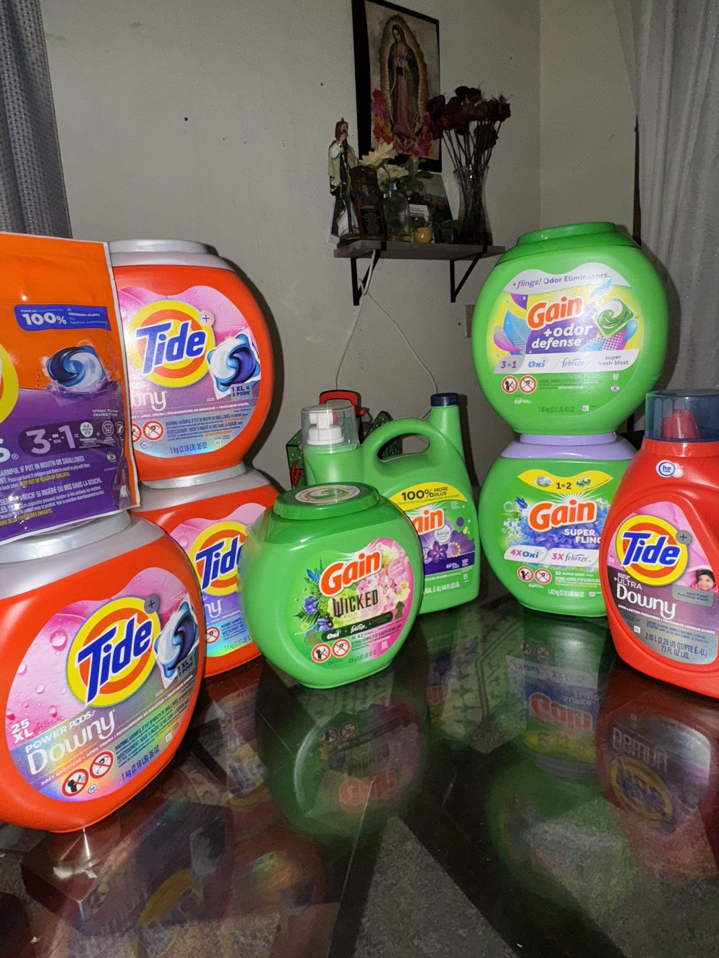 Tide And Gain Laundry Detergent