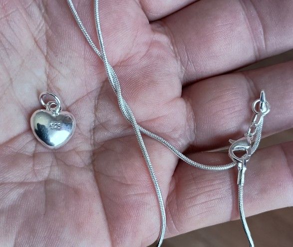 925 Sterling Silver Heart Pendant with a 18.5 Necklace 