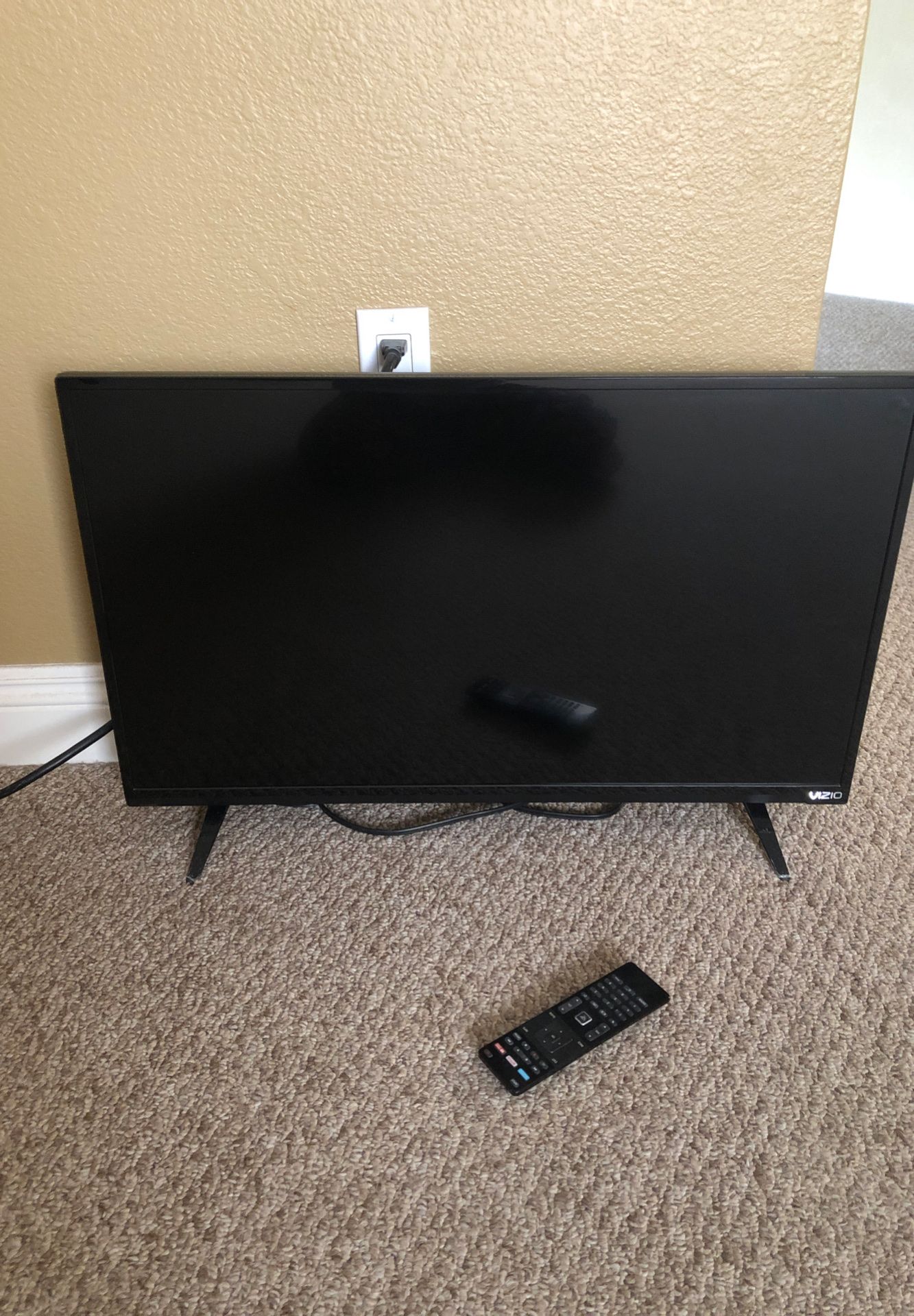 VISIO 28 inch Flat Screen TV with remote