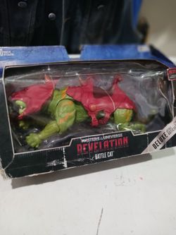Mattel Master verse : Masters of the Universe - Revelation Battle Cat.  Never opened.  Box is a little damage  but it's still in good condition.
