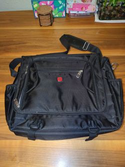 SwissGear Black Multi-Compartment Laptop Messenger Bag Briefcase