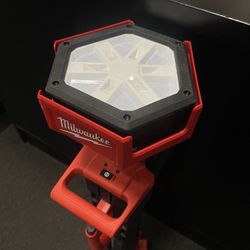 Milwaukee 2131-20 M18 Rocket Dual Power Tower Light (Bare Tool Only)