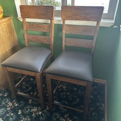 Costco 8 Seat HEAVY bar Height dining Room Table