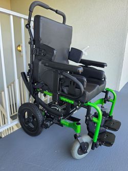 Quickie Iris Tilt in Space Wheelchair