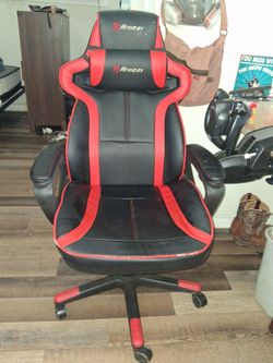 Arozzi Gaming Chair
