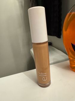 e.l.f. Hydrating Camo Liquid Concealer Medium Neutral Full Satin 84830