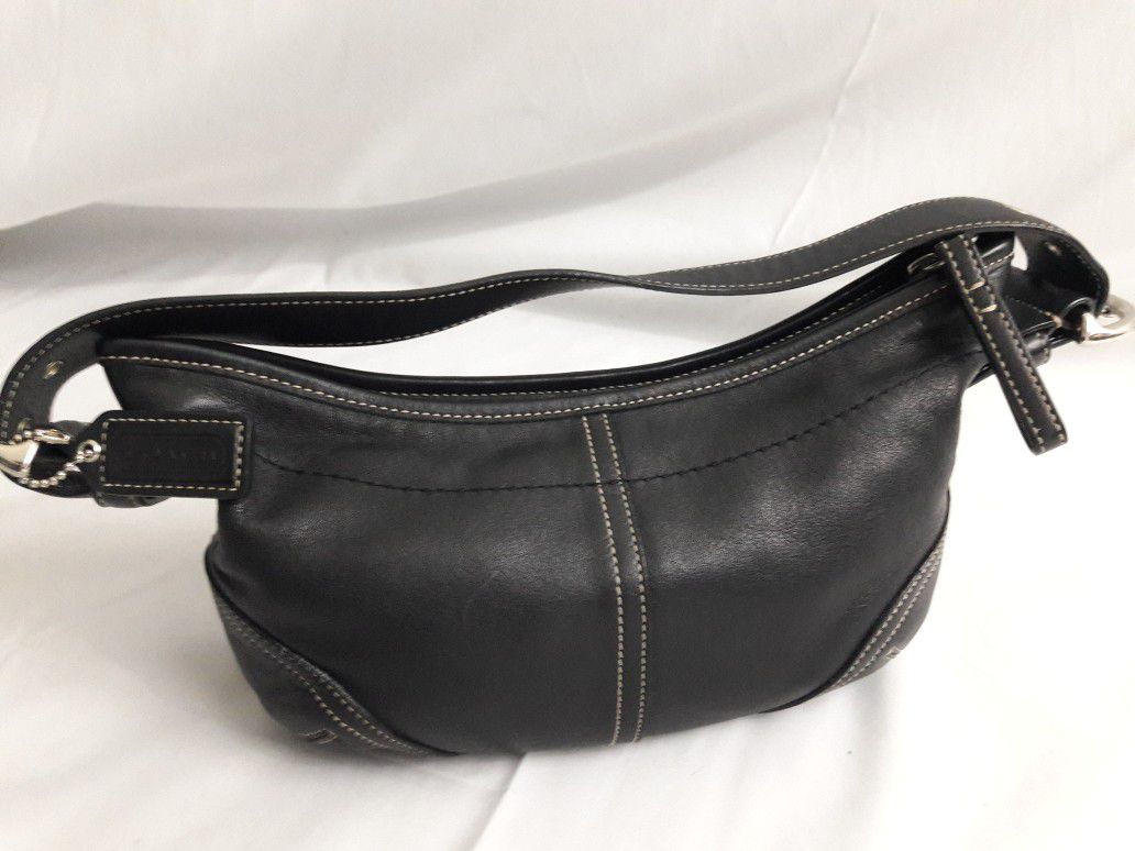 BLACK LEATHER COACH PURSE LIKE NEW CONDITION