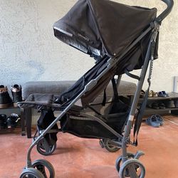 Black Joovy Ultralight Groove Stroller