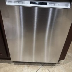 Electric Range And Dishwasher