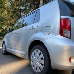 2015 Toyota Scion xB Hatchback, 4-cylinder, Drives Great