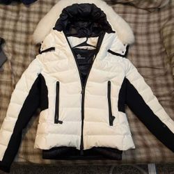  Moncler Lamoura Short Down Jacket