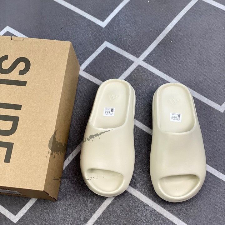 Yeezy Slide Size 11 for Sale in Los Angeles, CA - OfferUp