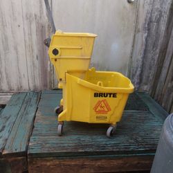 Rubbermaid Mop Ringer