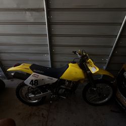 Suzuki 250 Dirtbike