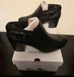 Women's Boots Size 8.5