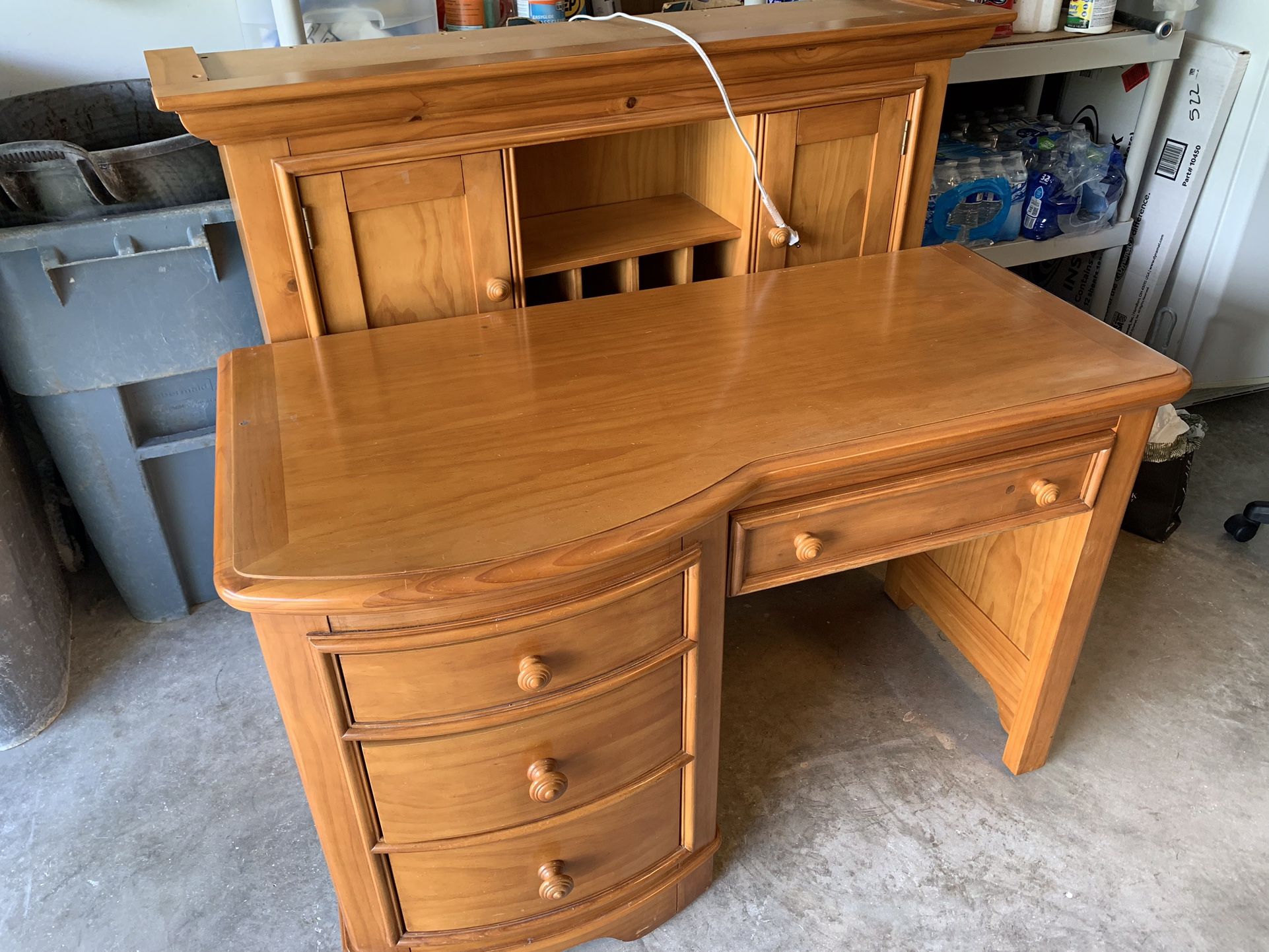 Youth Desk And Hutch