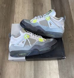 Jordan 4 neon size 11.5