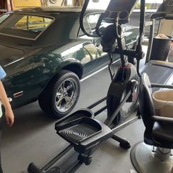 Schwinn 470 Elliptical 