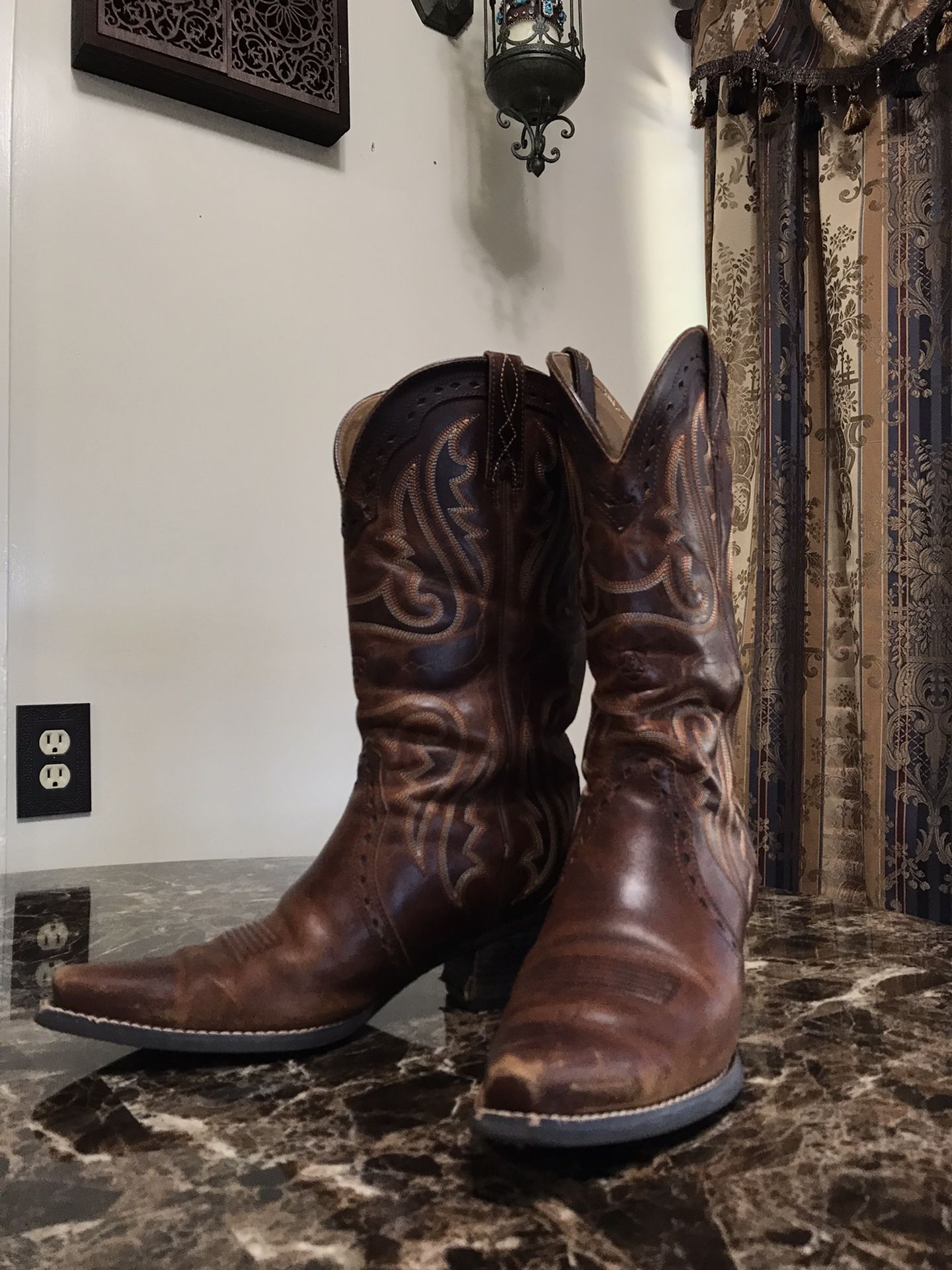 Womens Ariat Boots Size 9