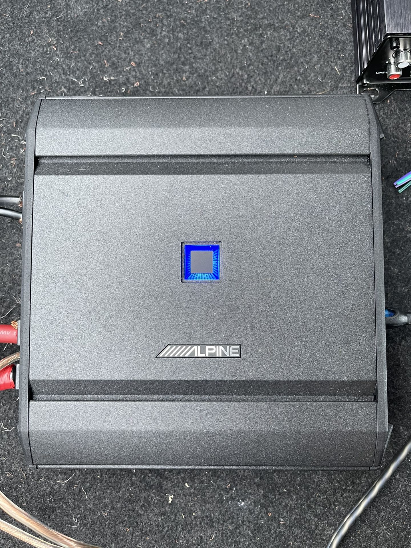 Alpine 600 Watt Amplifier