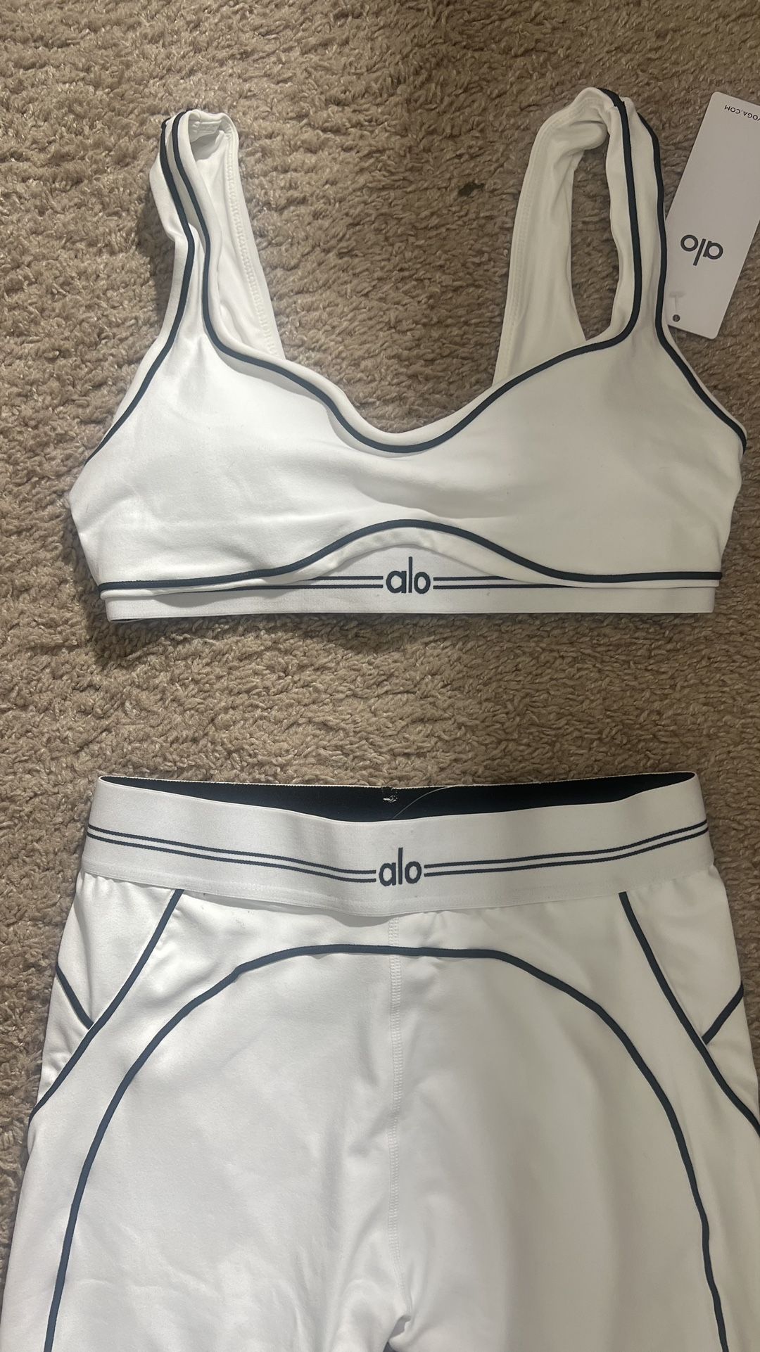 Alo Yoga Set