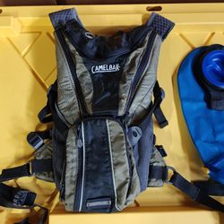 Camelbak Women's Magic 72oz Hydration Backpack