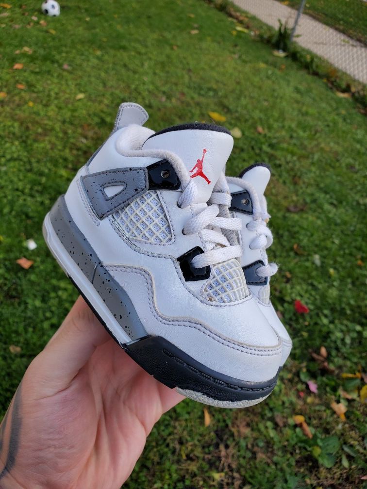 Jordan 4s