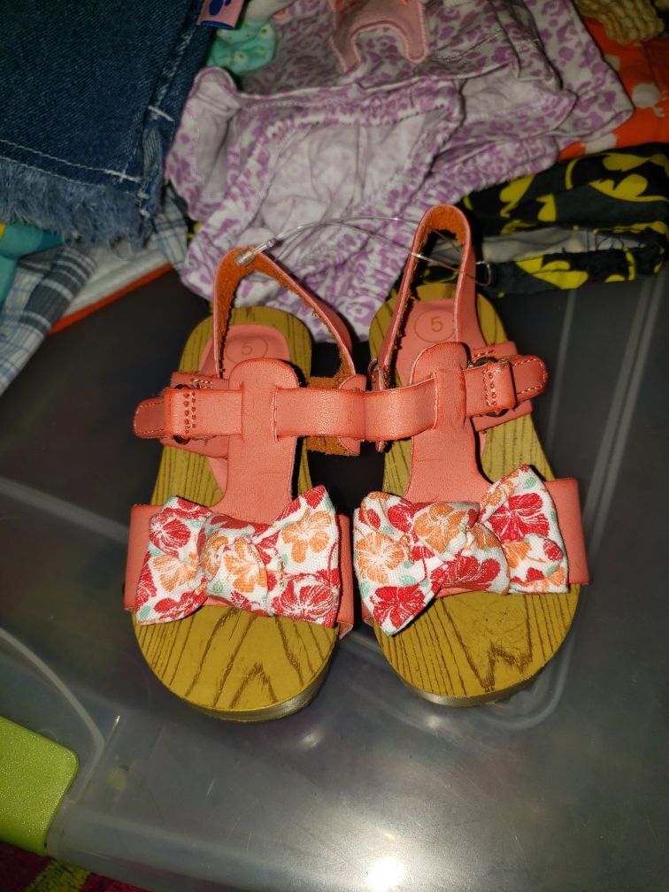 Sandles for little girls size 5