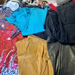 lot #20 womans 22w 6pc clothing lot  All brand name in great condition  1 dress 1 skirt 3 jeans 1 jacket = 6 pieces for $15 obo 