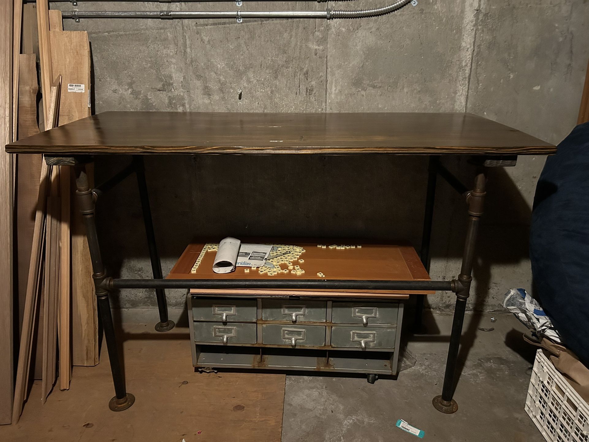 Tall table - Industrial Style, Pipe Base